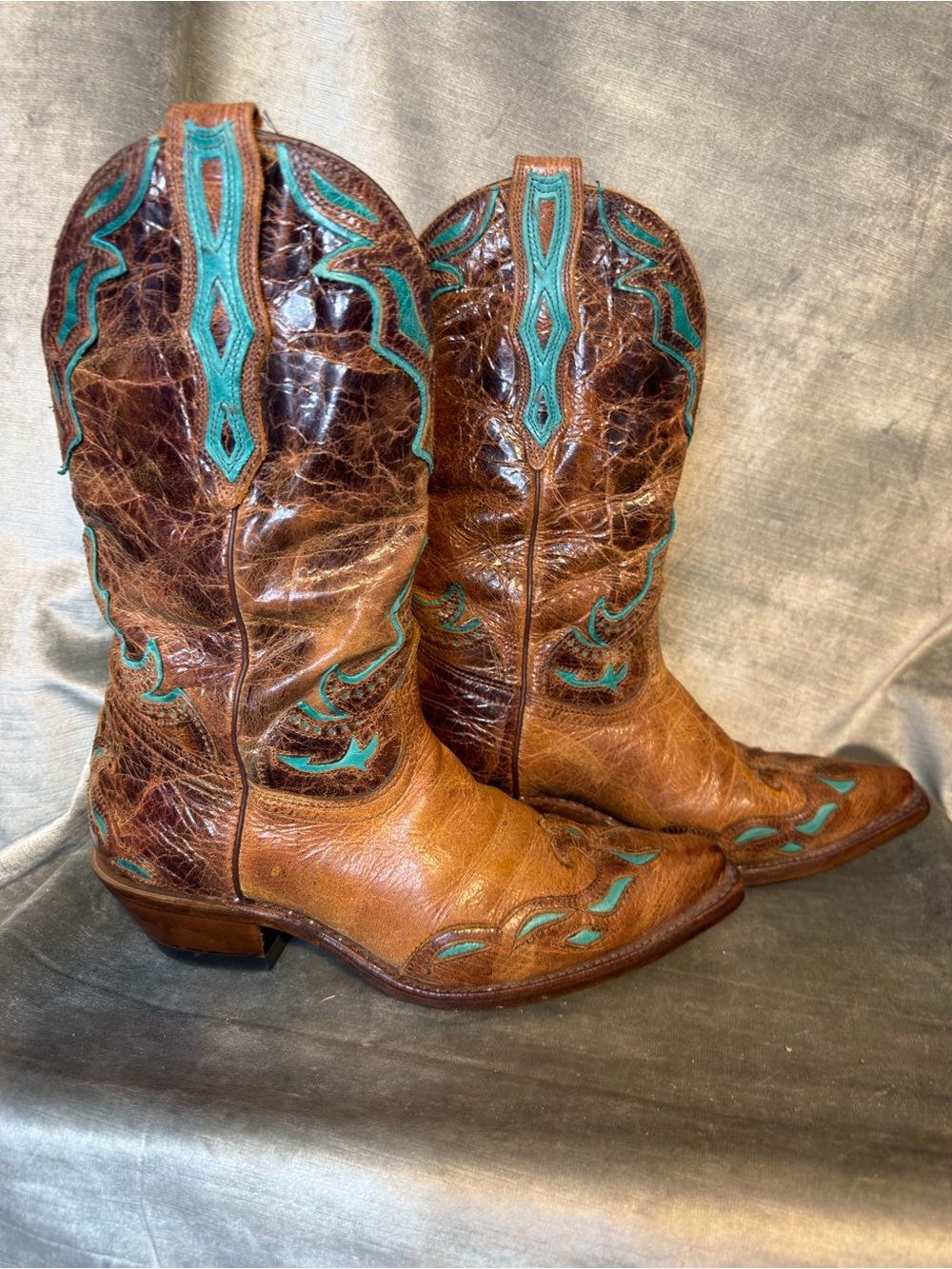 Boulet Women's Brown Western Boots w/Turquoise Inlay. Size 8.5